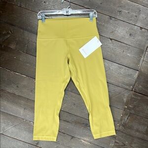 Lululemon Athletica Grape Leaf Yellow Align Crop 21”Leggings. Size 10. NWT